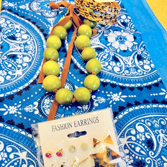 Unbranded Jewelry - Avocado Green Wooden Bead Necklace Leather Tie New Fashion Earrings & New Bangle